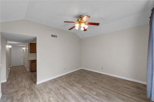 Building Photo - 1309 Monte Vista Dr