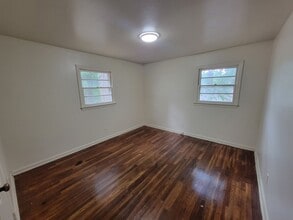 Building Photo - 1817 Grove