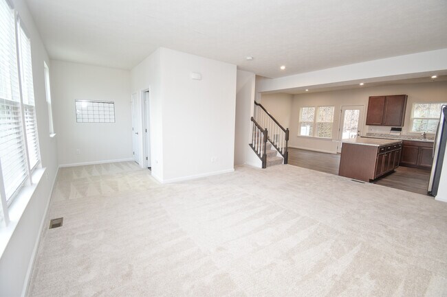Building Photo - 772 Buckeye Dr
