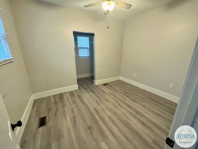 Foto del edificio - 5 Bedroom / 2 Bath House - NEAR SEMO's CAMPUS