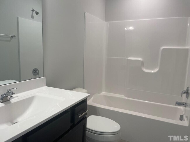 Building Photo - 1049 Shoreside Dr