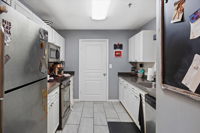 Foto del edificio - 5575 Seminary Rd