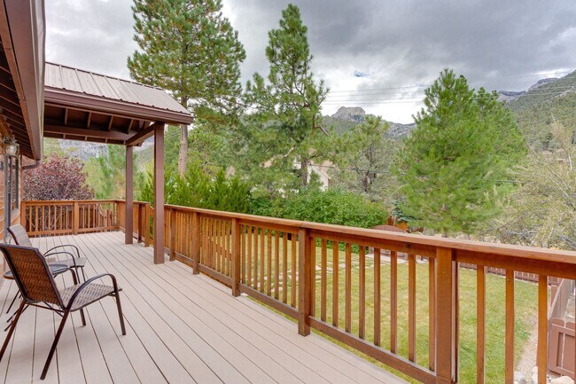 Foto del edificio - Tranquil Mountain Retreat in Mount Charleston
