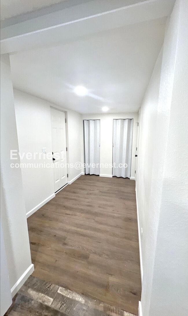 Building Photo - 3226 Smart Ave