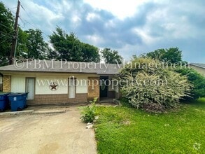 Building Photo - 105 Hillside Dr