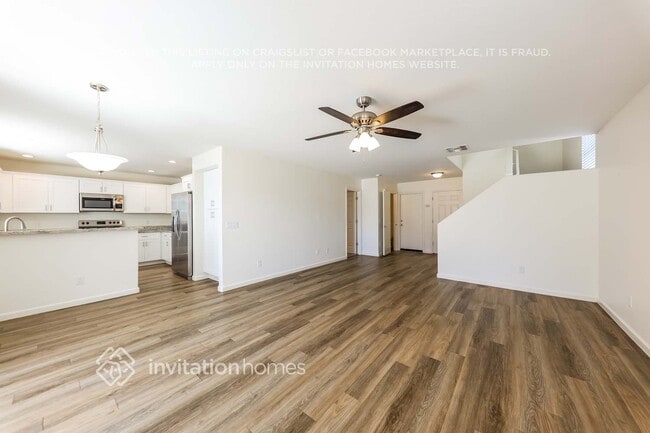 Foto del edificio - 7783 N 56th Dr