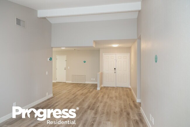 Building Photo - 463 Potomac St