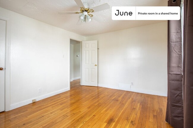 Building Photo - Room in Shared 5 bed/2 bath home