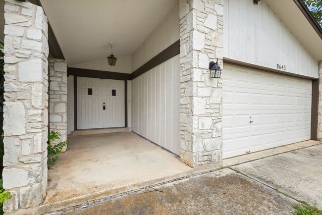 Building Photo - 8643 Bristlecone St