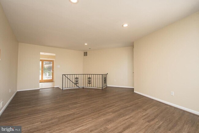 Building Photo - 7318 Riverhill Rd