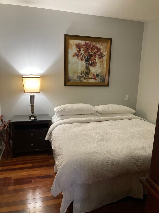 Foto del edificio - 84 W Front St