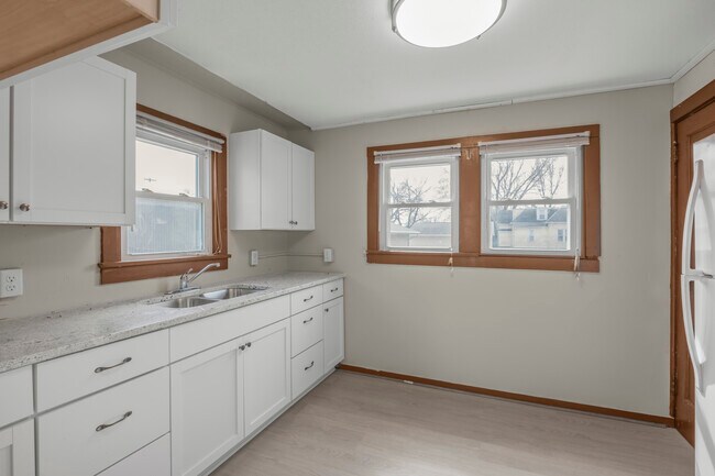 Foto del edificio - 521 Main St E