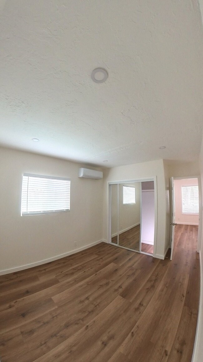 Foto del edificio - 1316 N Hollywood Way