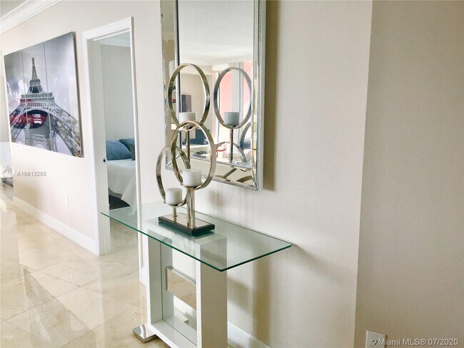 Foto del edificio - 3370 NE 190th St