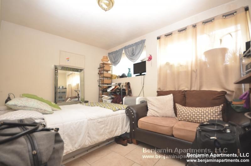 Foto principal - 1575 Commonwealth Avenue