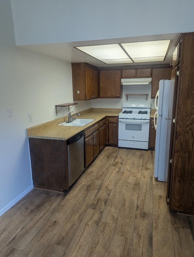 Kitchen - 1015 Canal St