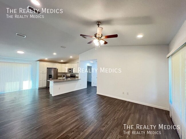 Building Photo - 190 Fisher Way