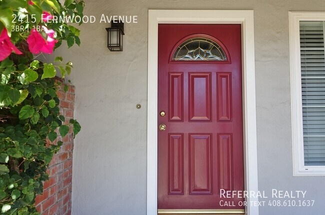Foto del edificio - 2415 Fernwood Ave