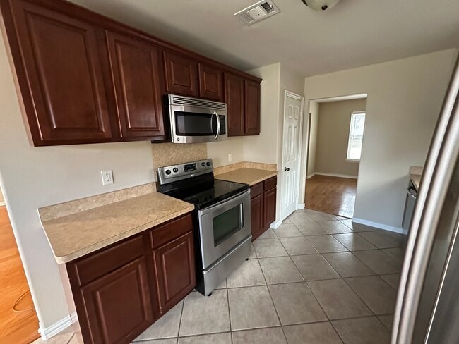 Building Photo - 3011 Lockmoor Ln