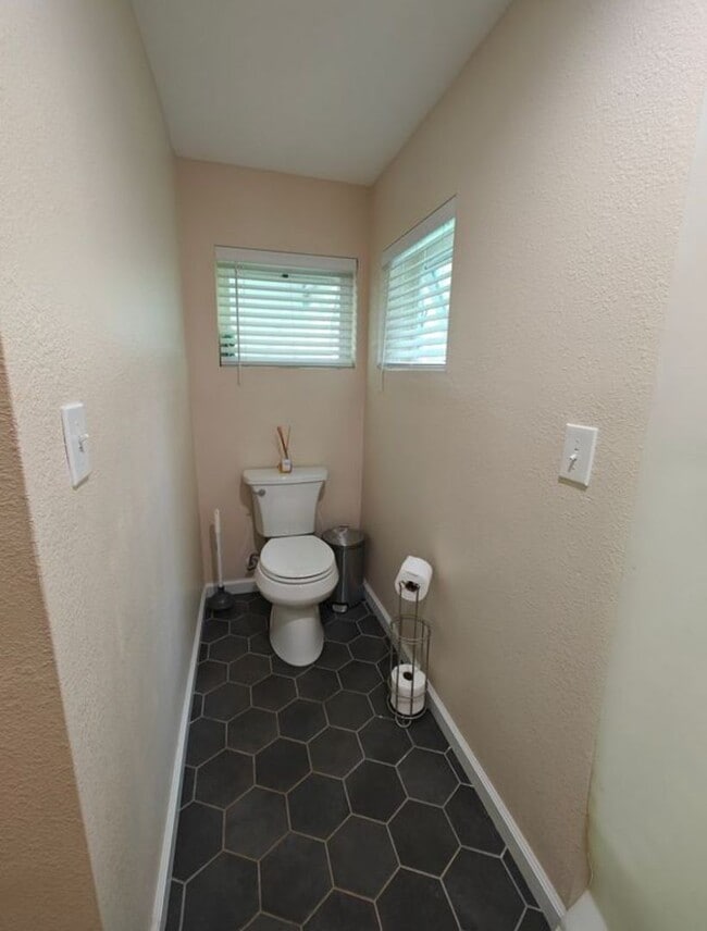 Building Photo - 3232 Paty Dr