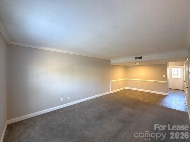 Foto del edificio - 7906 Oak Meadow Ct