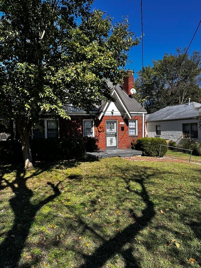 Building Photo - East Nashville 4 Bedroom
