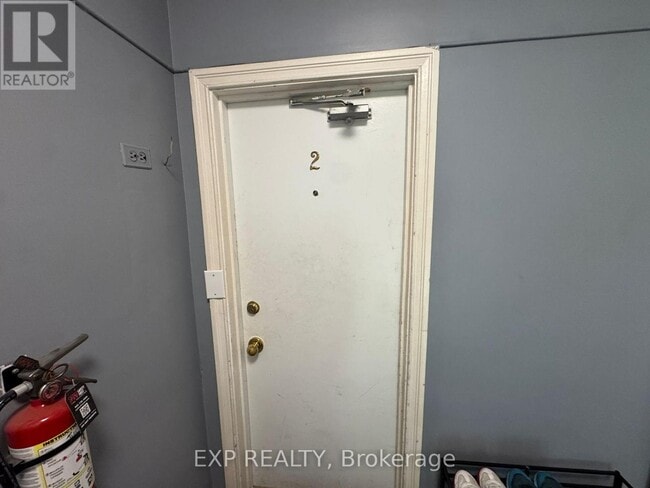 Building Photo - 227 Evelyn Ave