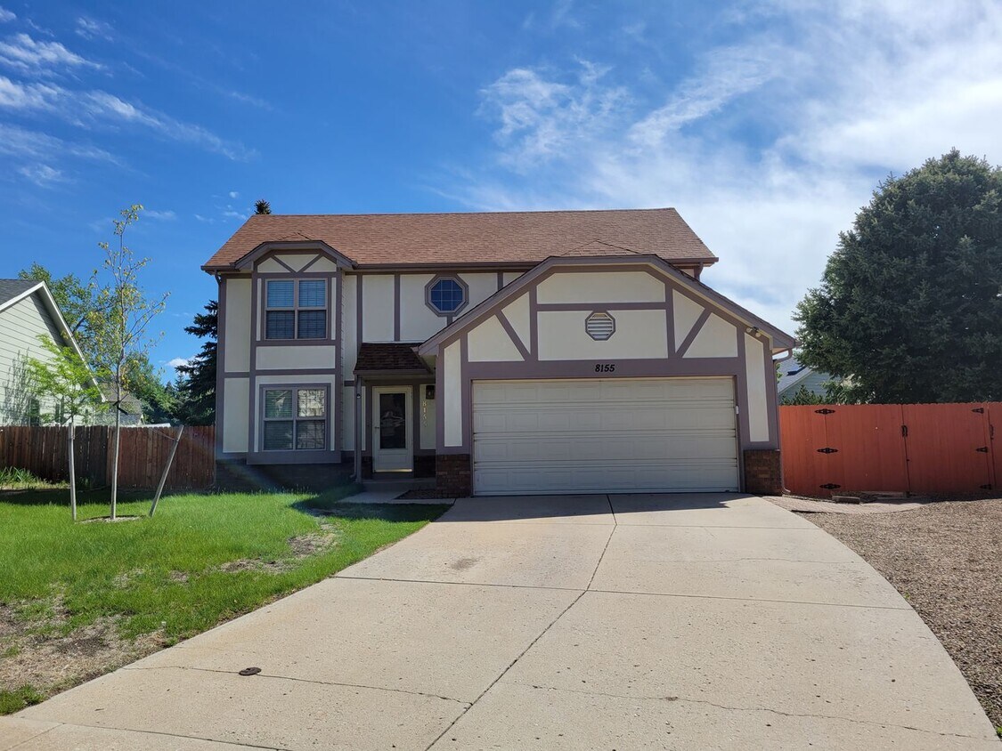 Foto principal - 8155 Tulip Tree Ct