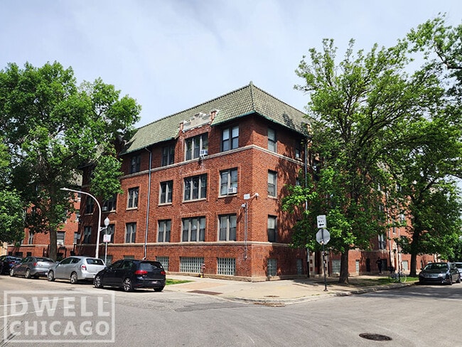 Building Photo - 3302 W Schubert Ave