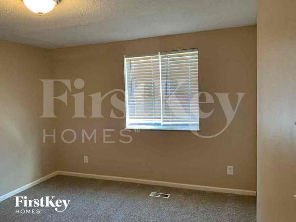 Building Photo - 226 Regency Dr