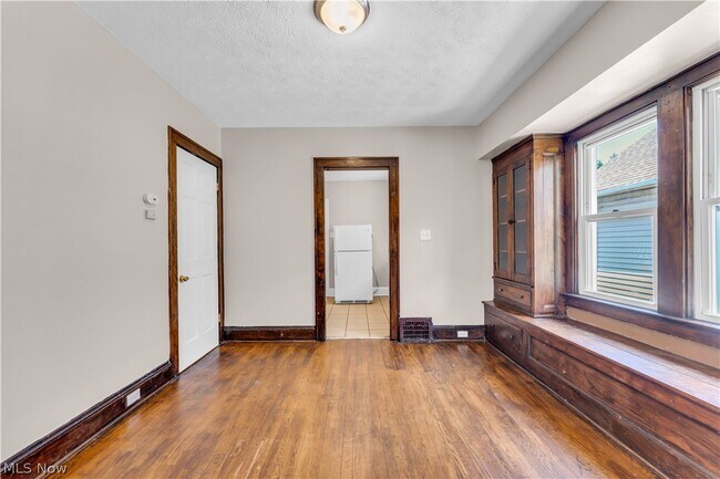Building Photo - 3418 W 117th St