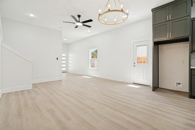 Foto del edificio - 8009 Doreen Ave