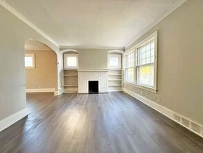 Building Photo - 3286 W 129th St