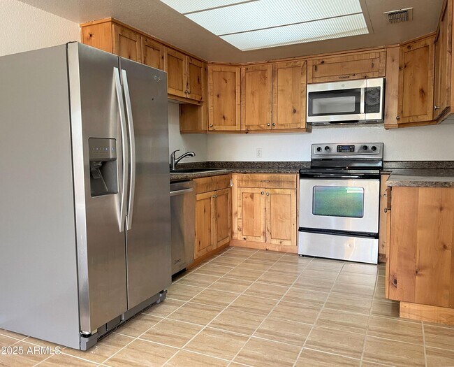 Foto del edificio - 7910 E Camelback Rd
