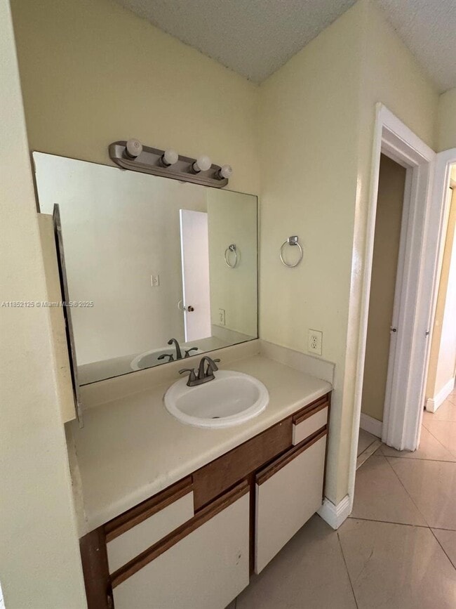 Foto del edificio - 2238 SW 81st Ave