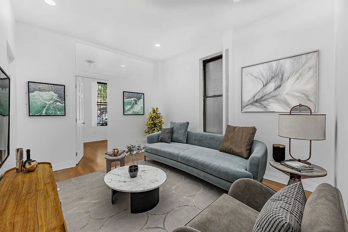 Foto principal - 167 Waverly Avenue