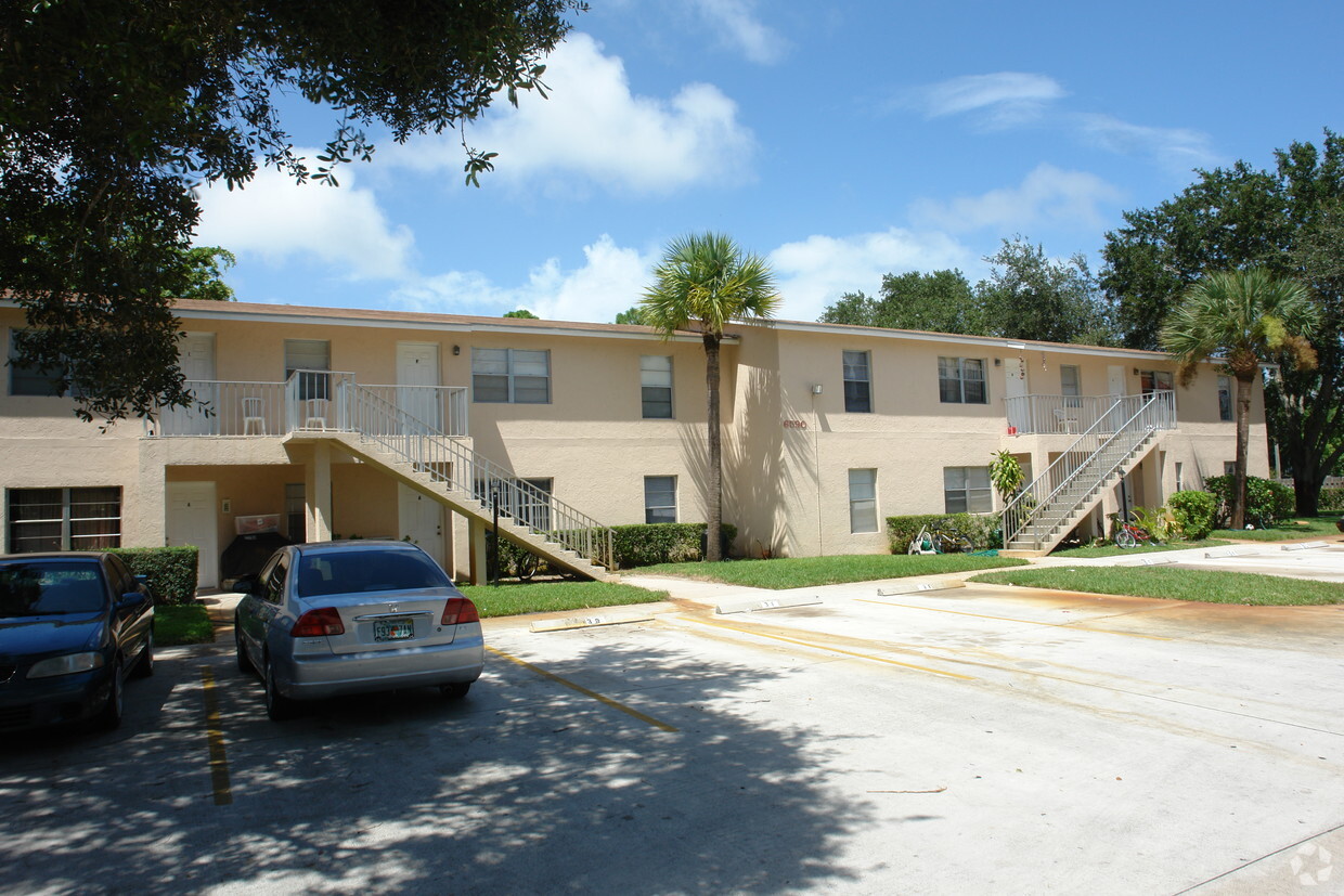 Building Photo - Jupiter Gardens Apartments