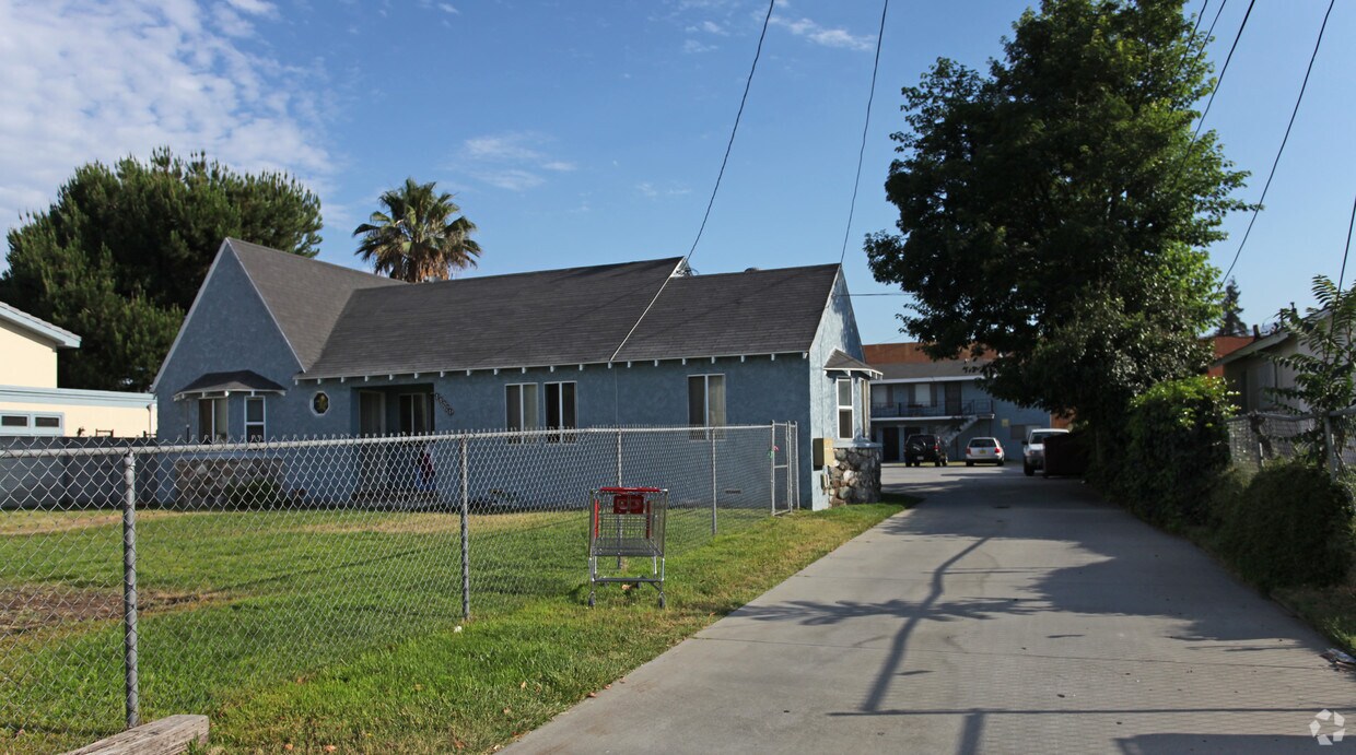 5 Unit Apartments + 1 Non Conf 11221 Lower Azusa Rd El Monte, CA