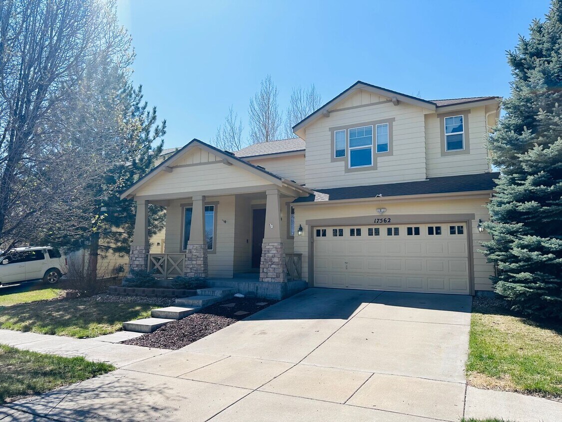 Foto principal - Gorgeous Reunion Home Features 4 Beds/2.5 ...