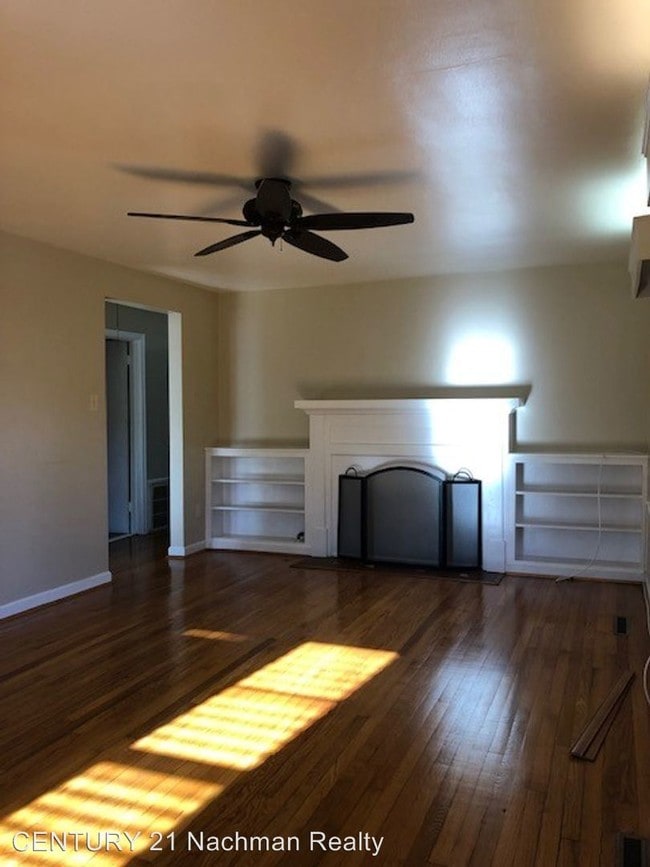 Building Photo - 2 br, 1 bath House - 17 Moore Road