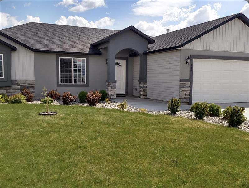 Primary Photo - A newer, 5 year old home, with open floor ...