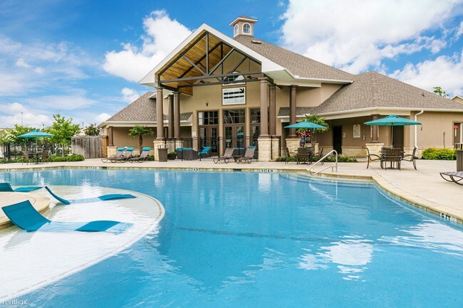 Foto del edificio - 3223 Spring Cypress Rd