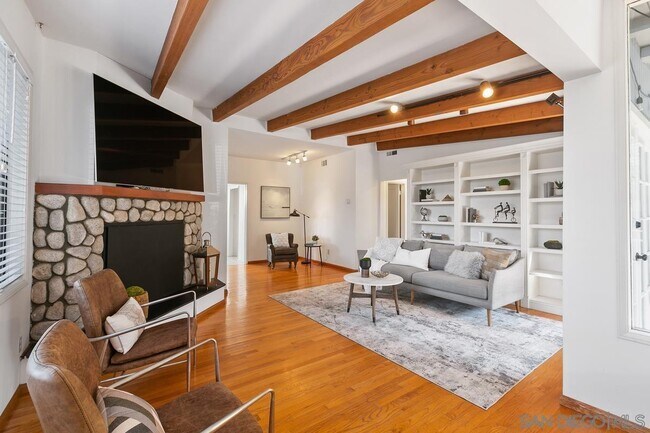 Building Photo - 5559 Chelsea Ave