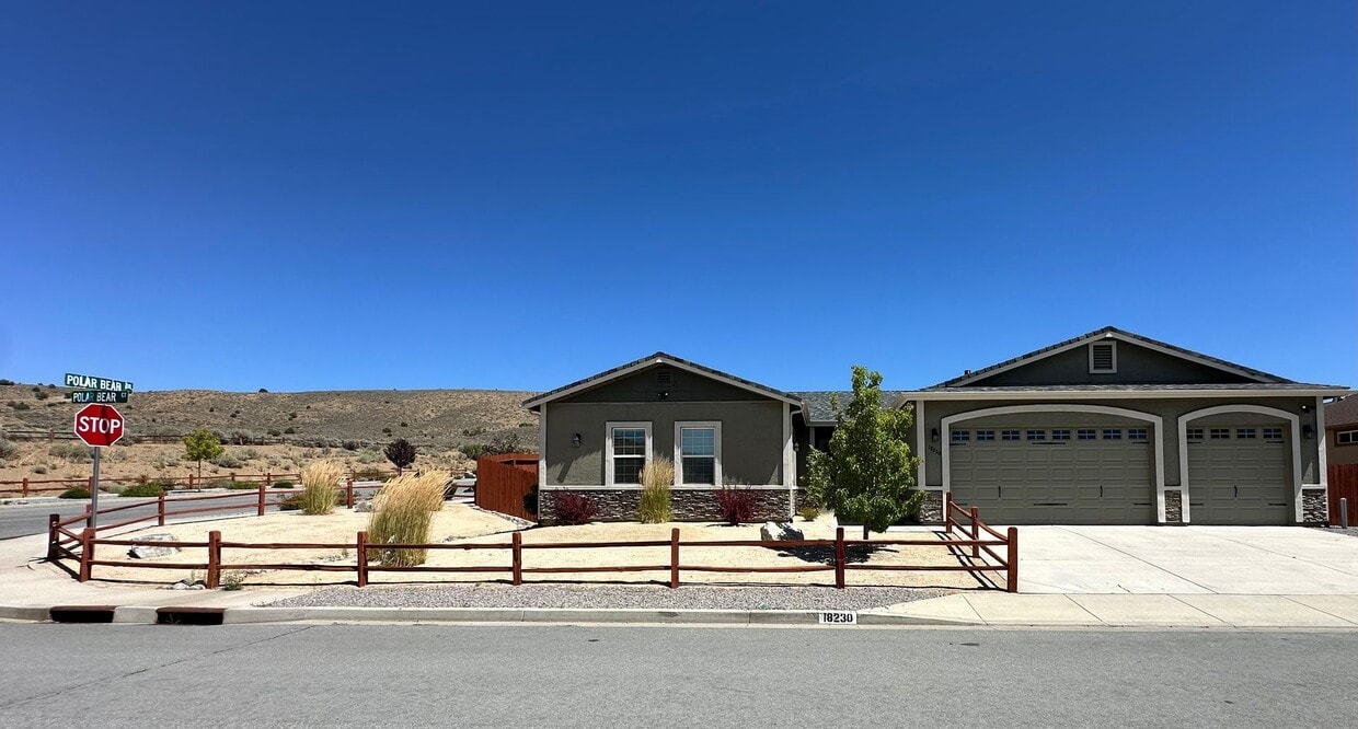 Primary Photo - Beautiful Cold Springs Home
