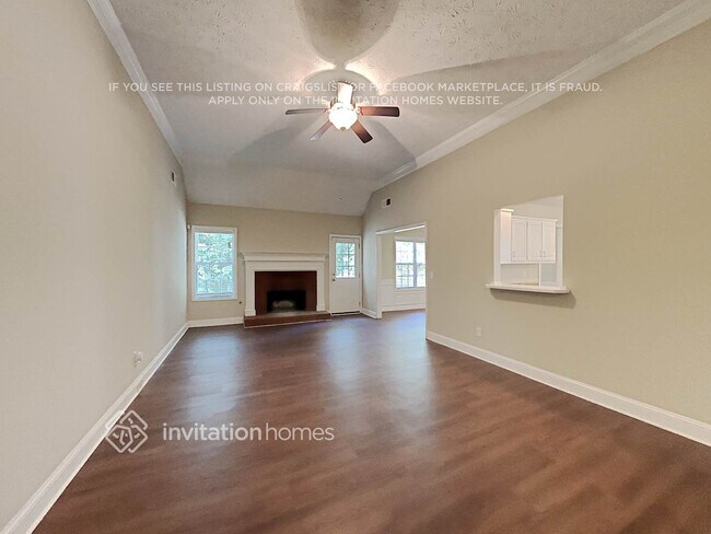 Building Photo - 2585 Shady Ln SW