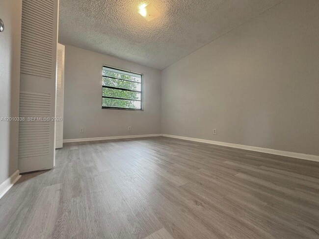 Building Photo - 10947 NW 45th St