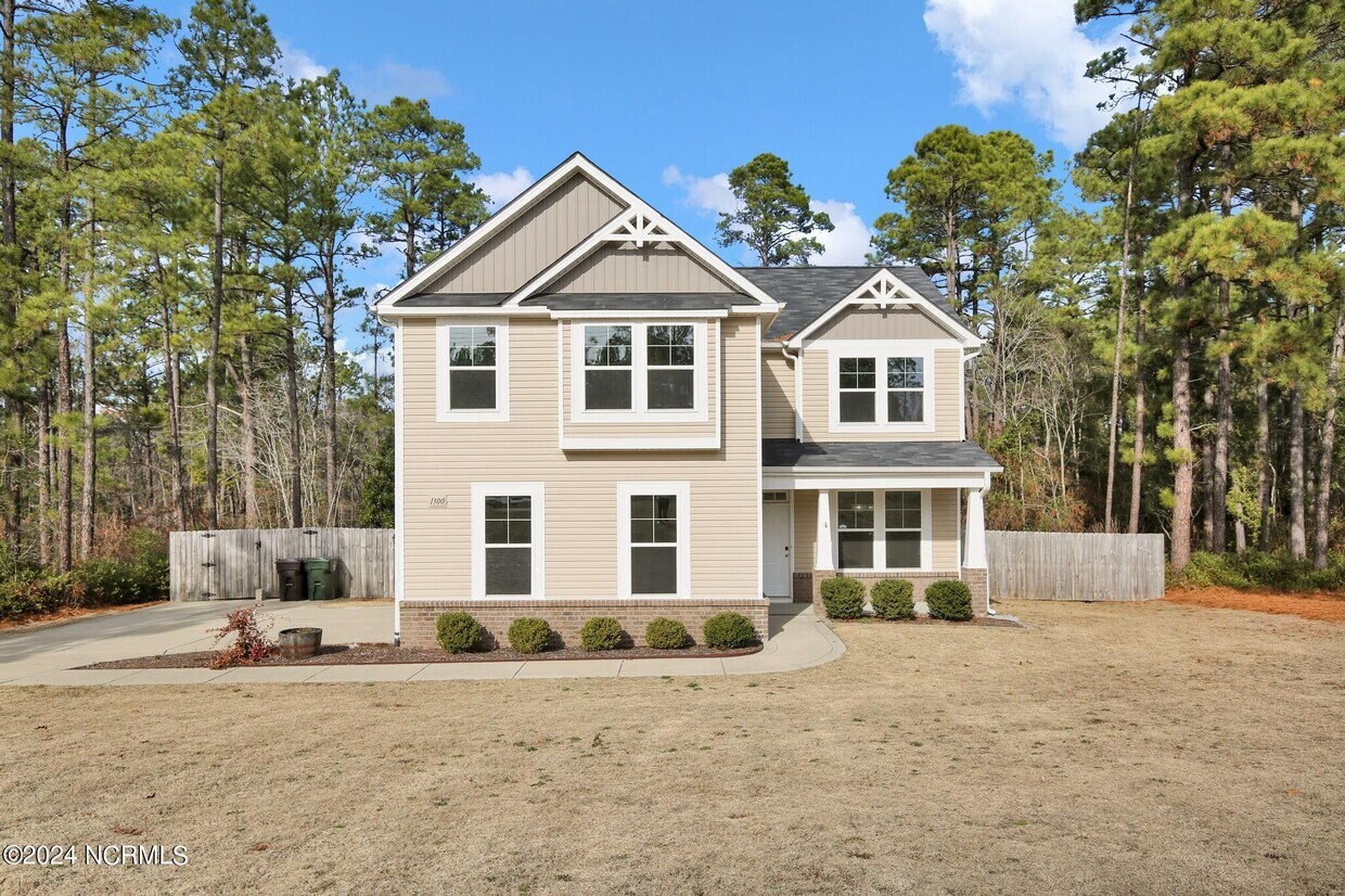 1300 Whitney Dr, Aberdeen, NC 28315 House Rental in Aberdeen, NC