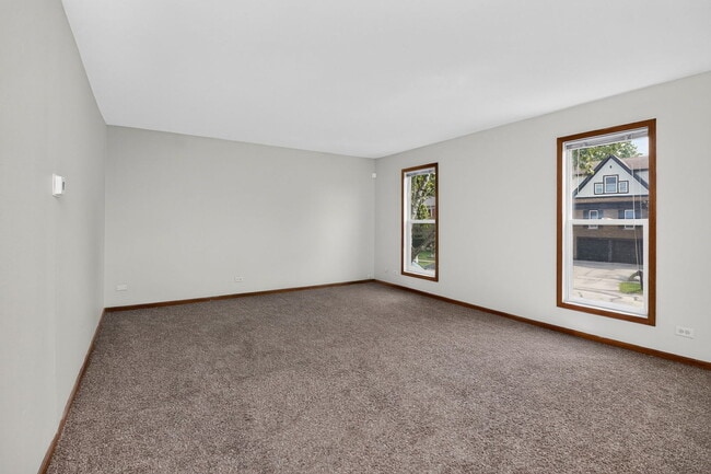 Building Photo - 436 Fordham Pl