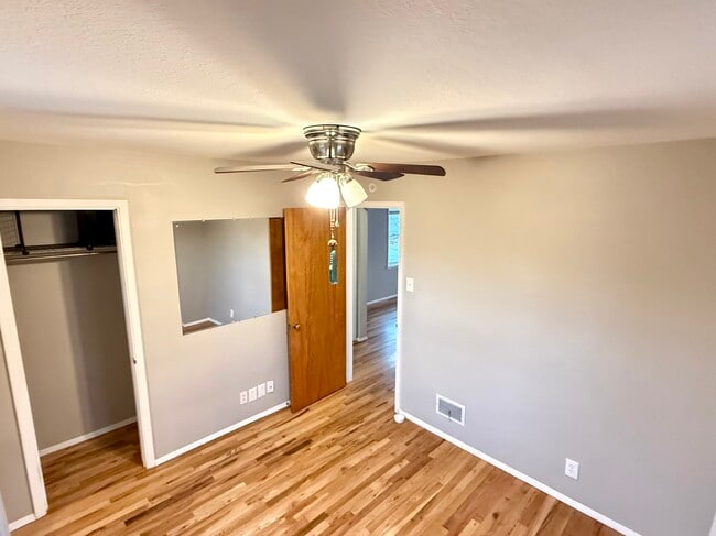 Photo - 843 Judson St House