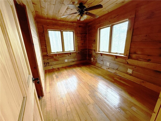 Building Photo - 104 Byre Ln
